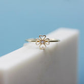 Sarı Altın 14 Ayar Yonca Yüzük - Sarı altın - inci yüzük - pırlanta - Yüzük -pırlanta yüzük - inci yüzük - yüzük - yüzükler - altın yüzük modelleri