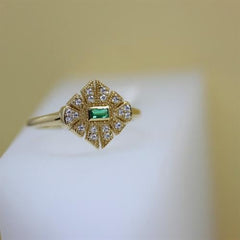 Sarı Altın 14 Ayar Antique Jade Yüzük Sarı Altın 14 Ayar Antique Jade Yüzük - Sarı altın - inci yüzük - pırlanta - Yüzük -pırlanta yüzük - inci yüzük - yüzük - yüzükler - altın yüzük modelleri